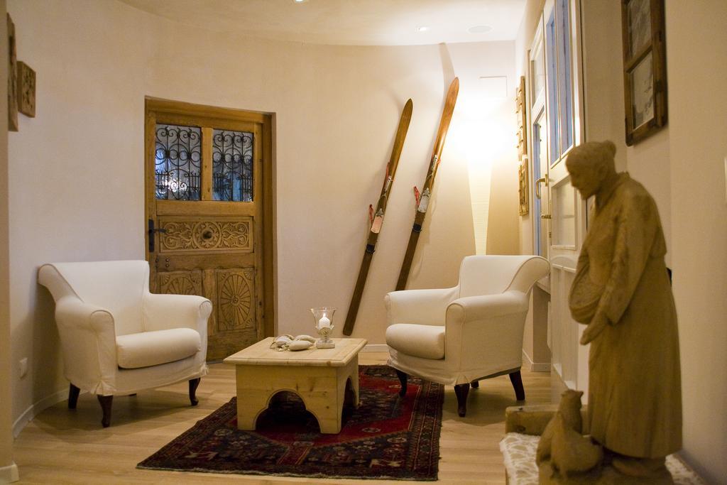 Hotel La Villa La Villa  Buitenkant foto