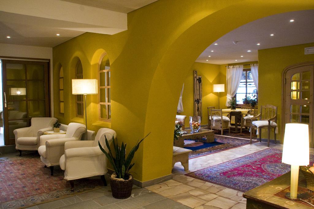 Hotel La Villa La Villa  Buitenkant foto