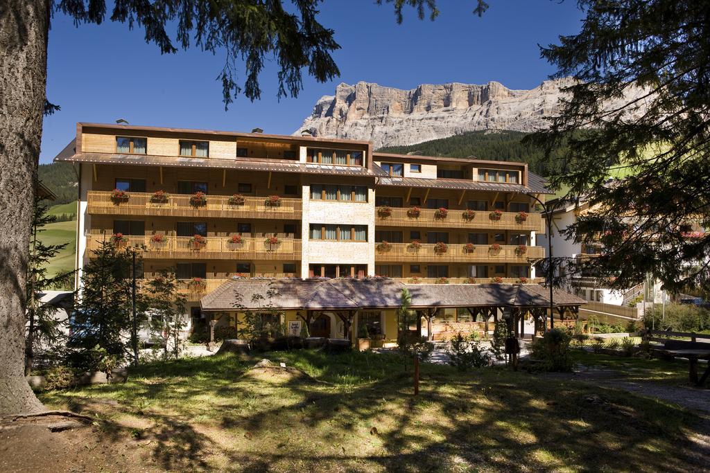Hotel La Villa La Villa  Buitenkant foto