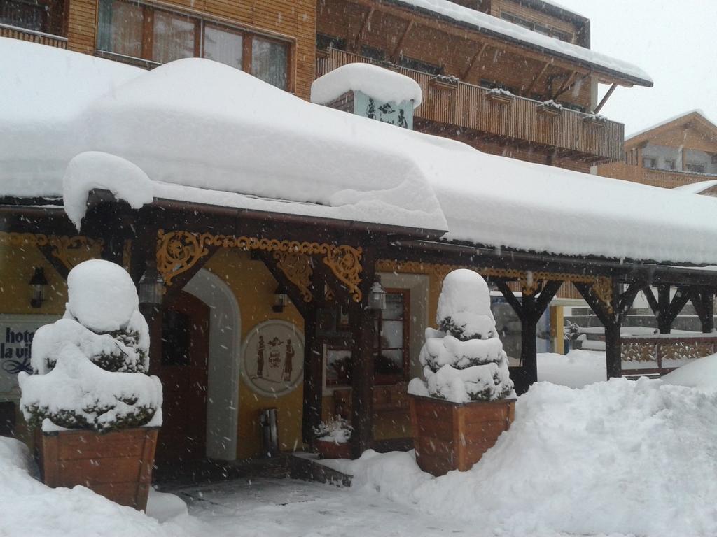 Hotel La Villa La Villa  Buitenkant foto