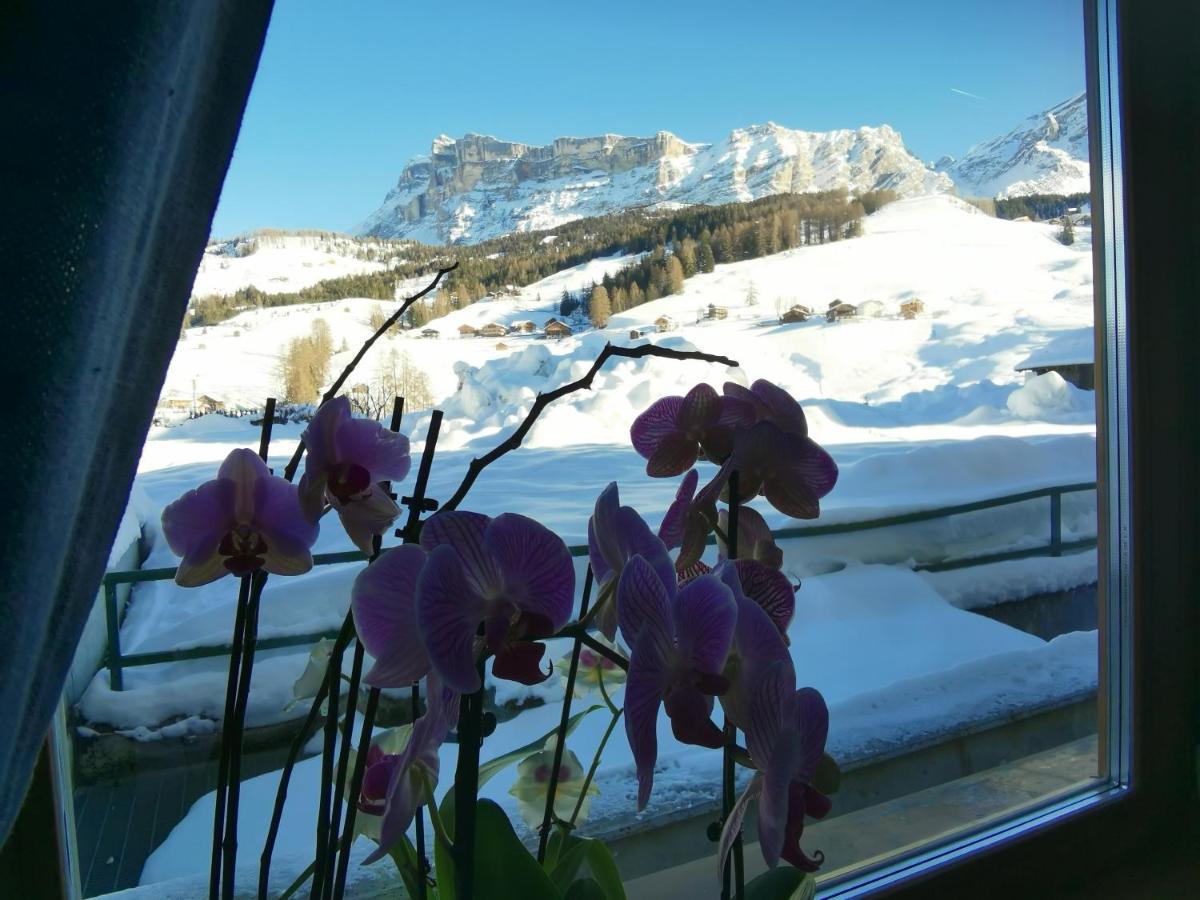 Hotel La Villa La Villa  Buitenkant foto